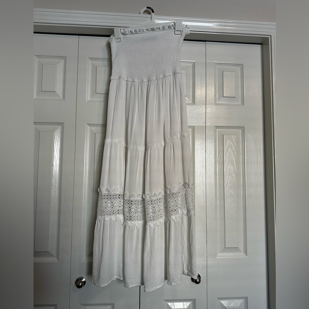Zesica White Lace Strapless Maxi Dress